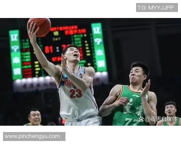 上海羽毛球队在城市联赛中以72分稳居积分榜首位,展现强劲实力